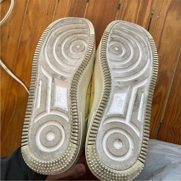 Nike AF1s midform yellow - Picture 5 of 8